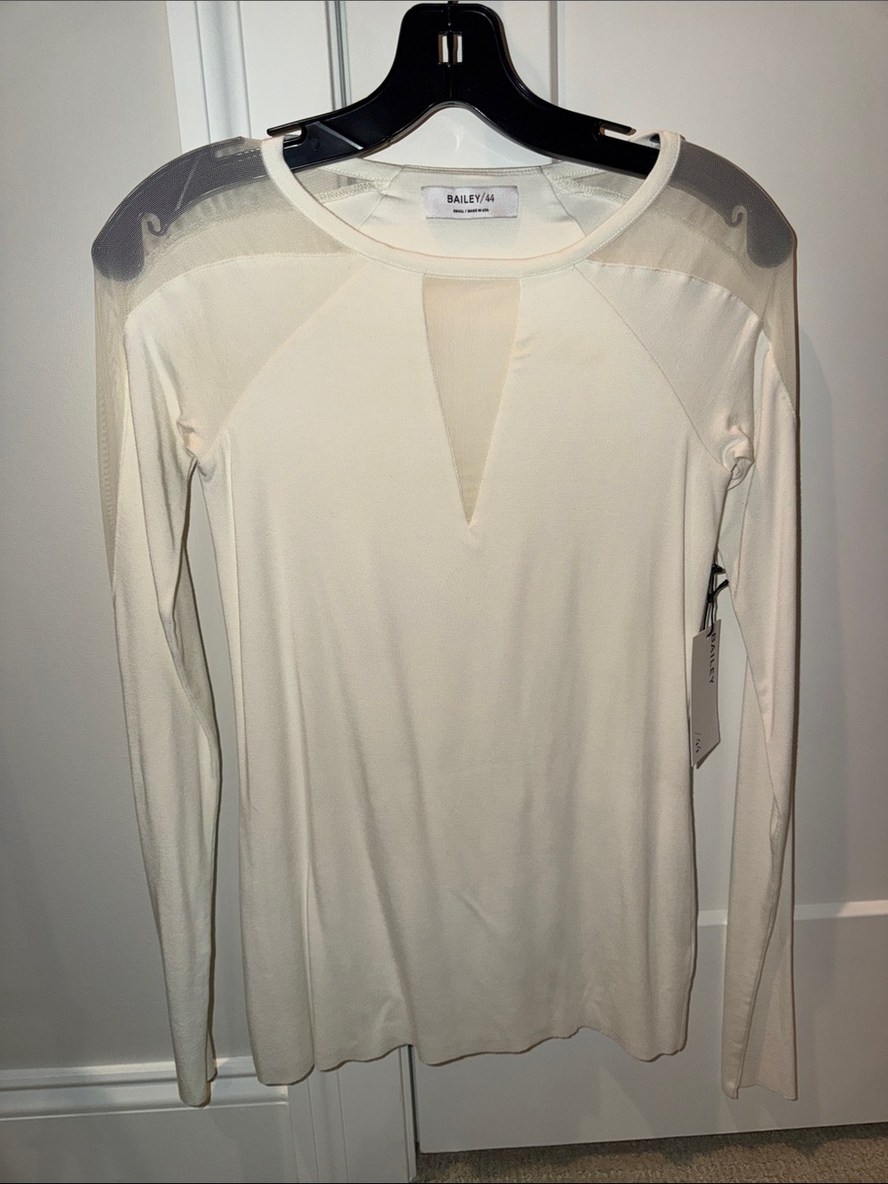 Bailey 44 Cream Long-Sleeve V-Neck Mesh-Shoulder Top